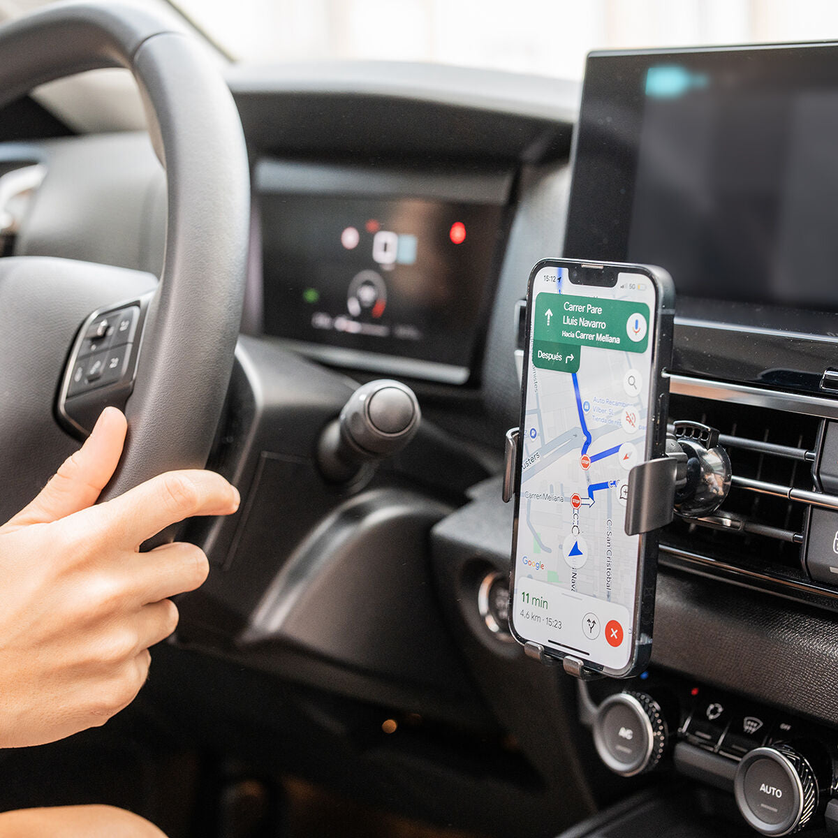 Support téléphone voiture avec charge sans fil 15 W – Quivexa (photo 3)